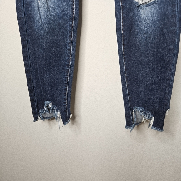 Button fly Kancan jeans size 9/28 Style kc9154d blue wash distressed knees 095 - Picture 7 of 9